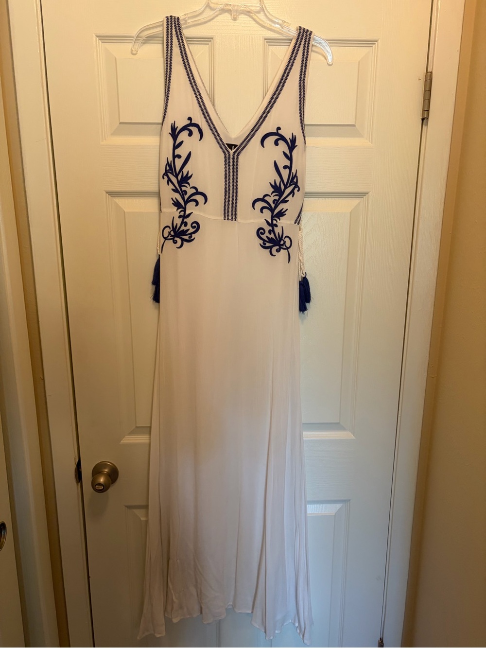 Lulus White Navy Embroidered Maxi Dress Women’s Medium M Never Worn